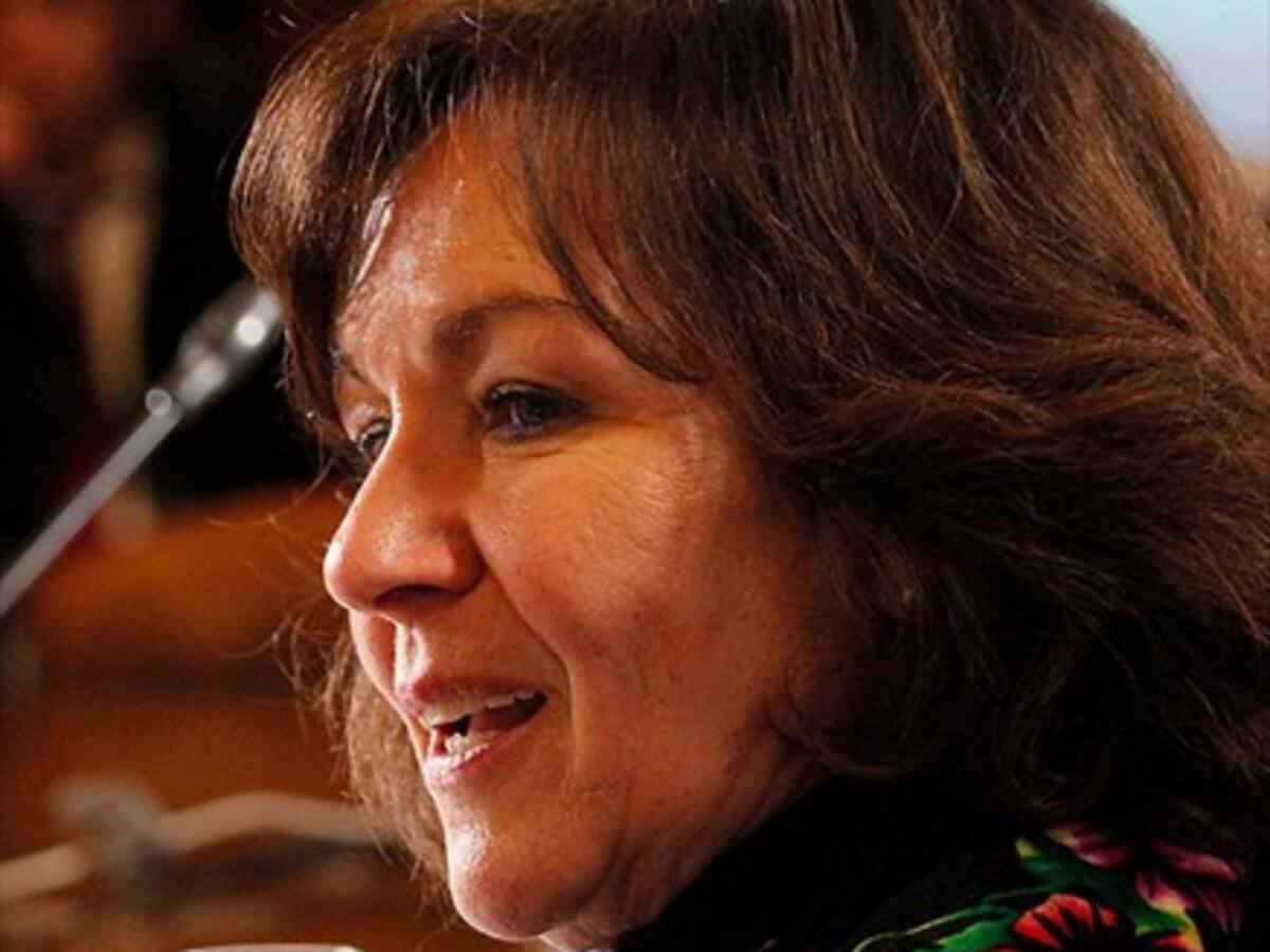 Ministra del Trabajo pide a Superintendencia oficiar a todas las AFP tras fiesta de Capital
