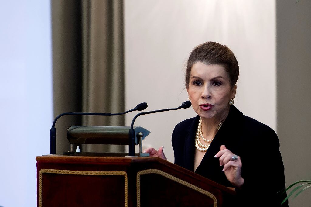 La economista Carmen Reinhart recibiendo un premio en España