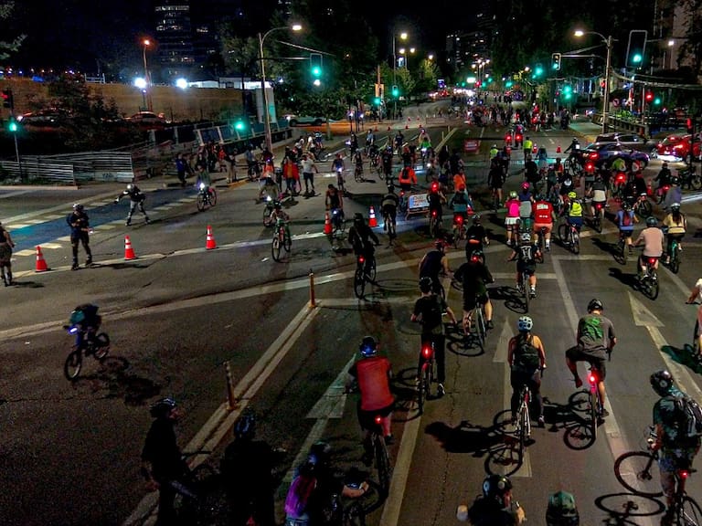CicloRecreoVia Nocturna vuelve a tomarse la actividad deportiva en Santiago: cuándo y dónde se desarrollará