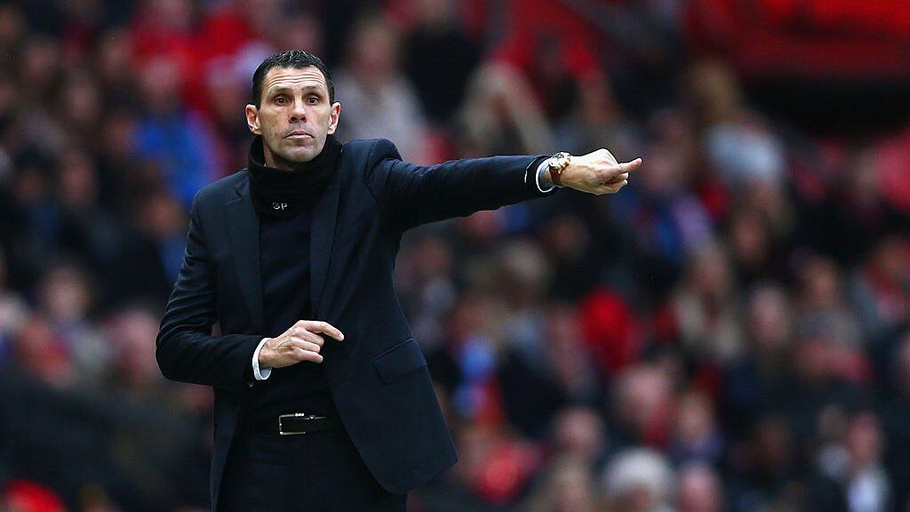 MANCHESTER, ENGLAND - FEBRUARY 28: Manager Gustavo Poyet of Sunderland gives instructions during the Barclays Premier League match between Manchester United and Sunderland at Old Trafford on February 28, 2015 in Manchester, England. (Photo by Clive Brunskill/Getty Images)