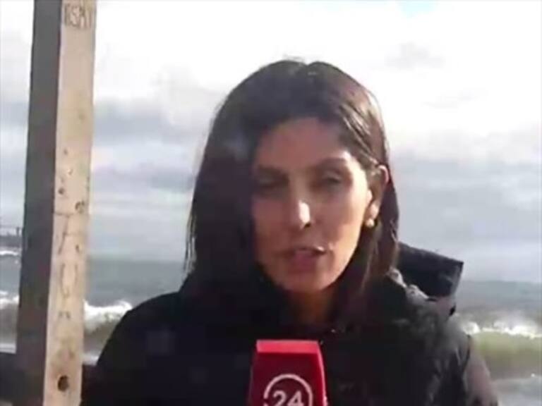 El desafortunado momento al aire de una periodista con las marejadas