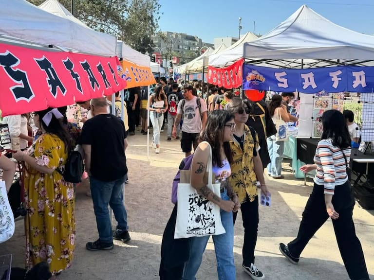 Feria gratuita de arte, ilustración y diseño se toma Providencia este fin de semana