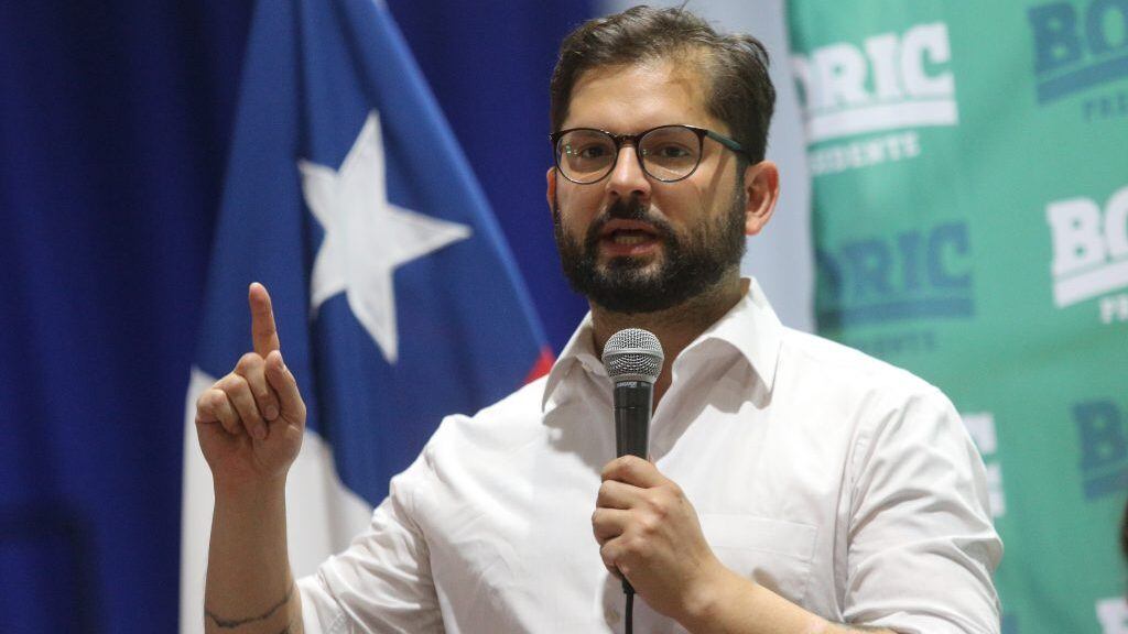 9 de DICIEMBRE de 2021 / SAN BERNARDO Gabriel Boric, candidato presidencial de Apruebo Dignidad se reúne con vecinos de San Bernardo en el gimnasio Ferroviario para abordar temas de narcotrafico
FOTO: DIEGO MARTIN/AGENCIAUNO