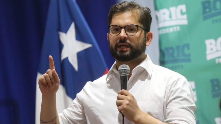 9 de DICIEMBRE de 2021 / SAN BERNARDO Gabriel Boric, candidato presidencial de Apruebo Dignidad se reúne con vecinos de San Bernardo en el gimnasio Ferroviario para abordar temas de narcotrafico
FOTO: DIEGO MARTIN/AGENCIAUNO