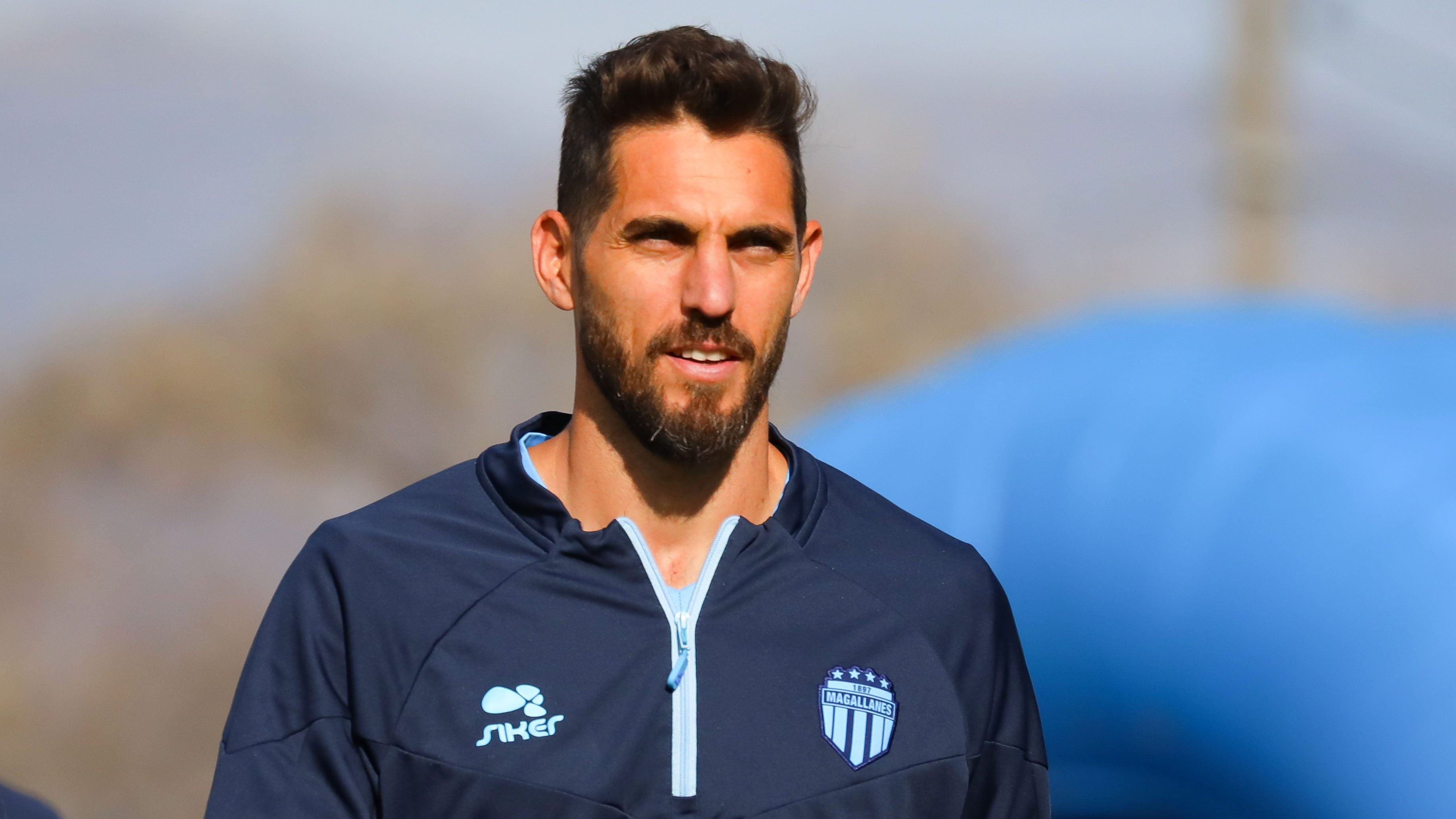 16 DE JULIO DE 2022/SANTIAGOJoaquin Larrivey (c), durante el partido valido por la dcima sptima fecha del Campeonato Nacional Betsson 2023, entre Magallanes y ublense, disputado en el Municipal de San Bernardo Luis Navarro Aviles.
FOTO: SEBASTIAN ORIA/AGENCIA UNO