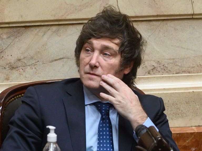 Javier Milei confirma que intervendrá los medios de comunicación estatales en Argentina