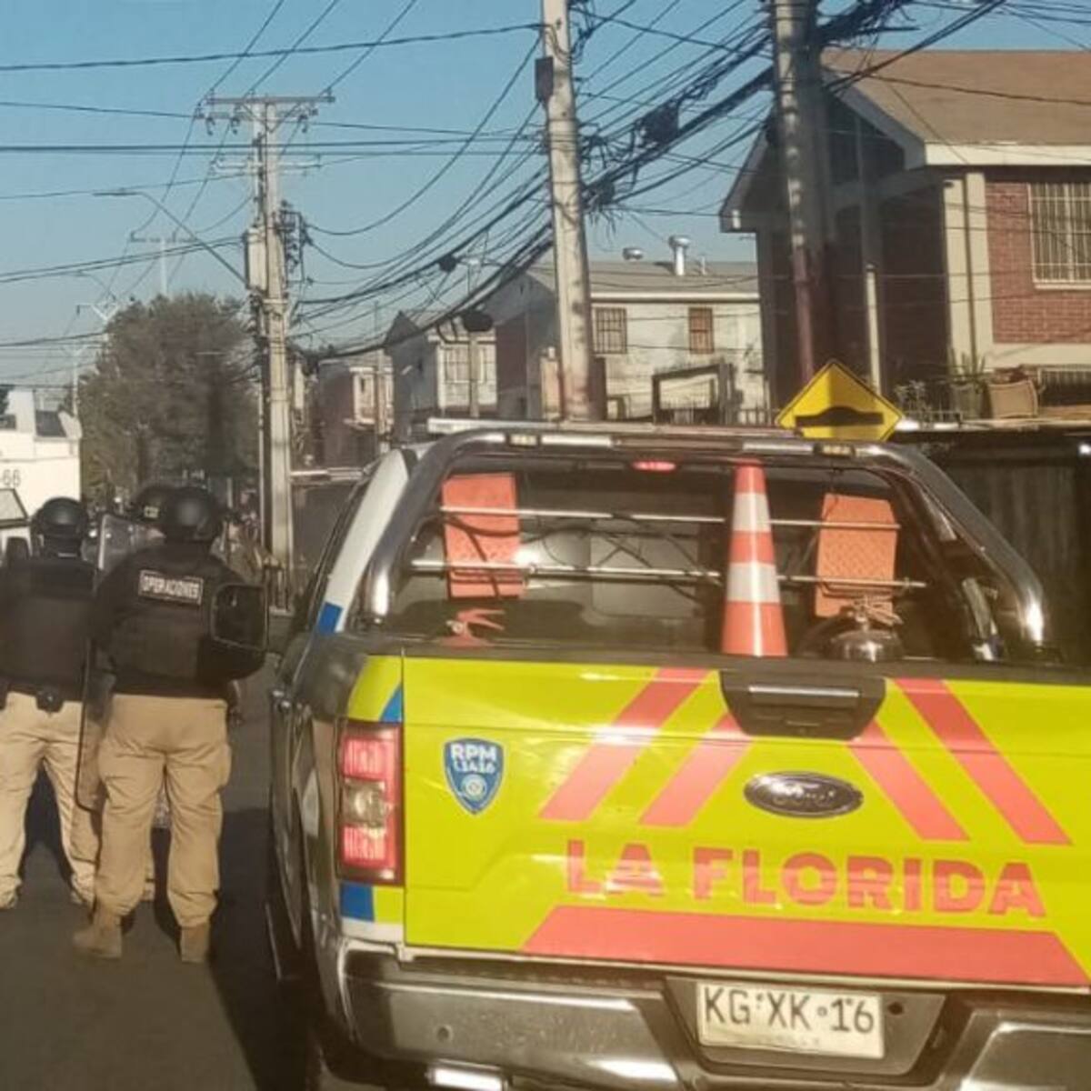 Nueva demolición de «narco casa» en La Florida se realiza en medio de caos y críticas de los vecinos por el procedimiento