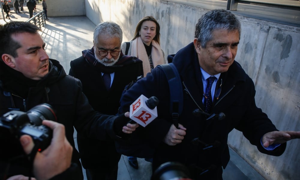 Agencia UNO | Luis Hermosilla llegando al Centro de Justicia de Santiago, junto a su hermano Juan Pablo Hermosilla