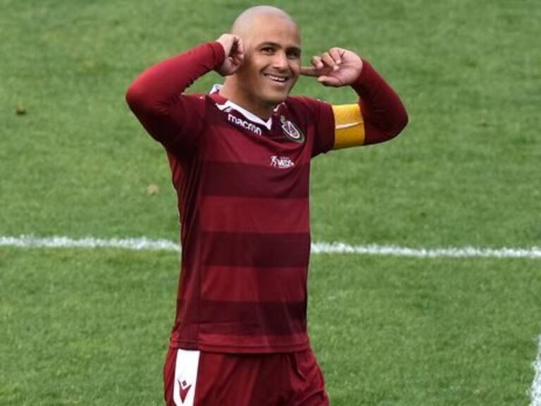 Está de vuelta: Deportes La Serena oficializó el regreso de Humberto Suazo al club