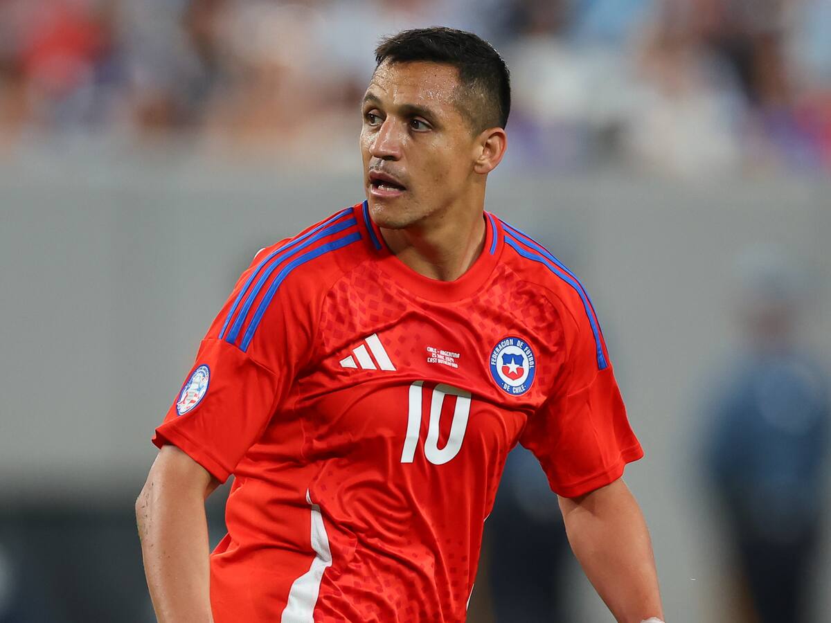 Con Sánchez y Zampedri: esta es la nómina de Chile para enfrentar a Paraguay y Ecuador por las Eliminatorias