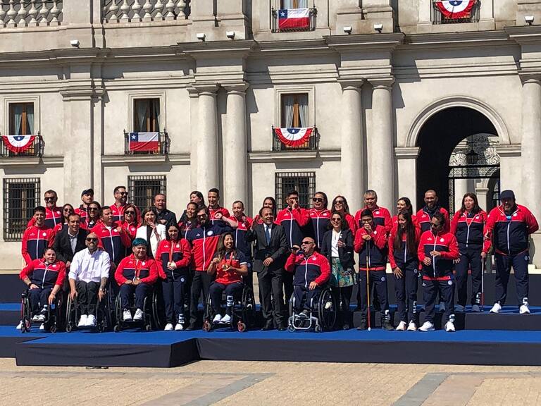 “El Estado de Chile tiene el deber de invertir más en ustedes”: Presidente Boric recibe al Team Para Chile en La Moneda