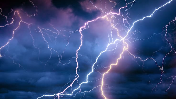 Meteorología emite aviso por probables tormentas eléctricas en 2 regiones de Chile: horarios y sectores afectados