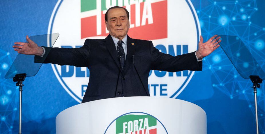 Silvio Berlusconi le ofrece a los jugadores del Monza un "autobús lleno de prostitutas" si logran vencer a algún club grande de Italia