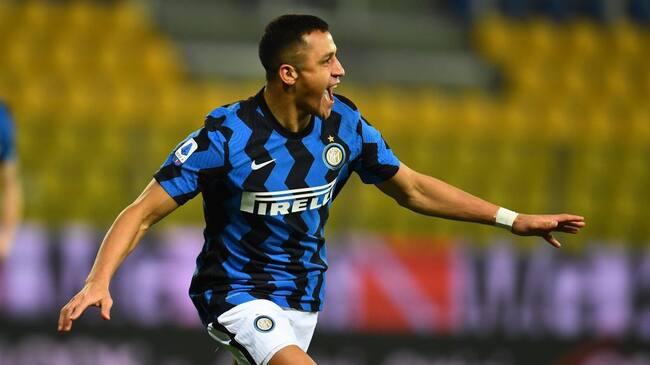 PARMA, ITALY - MARCH 04: Alexis Sanchez of FC Internazionale celebrates after scoring the opening goal during the Serie A match between Parma Calcio and FC Internazionale at Stadio Ennio Tardini on March 04, 2021 in Parma, Italy. (Photo by Claudio Villa - Inter/Inter via Getty Images)