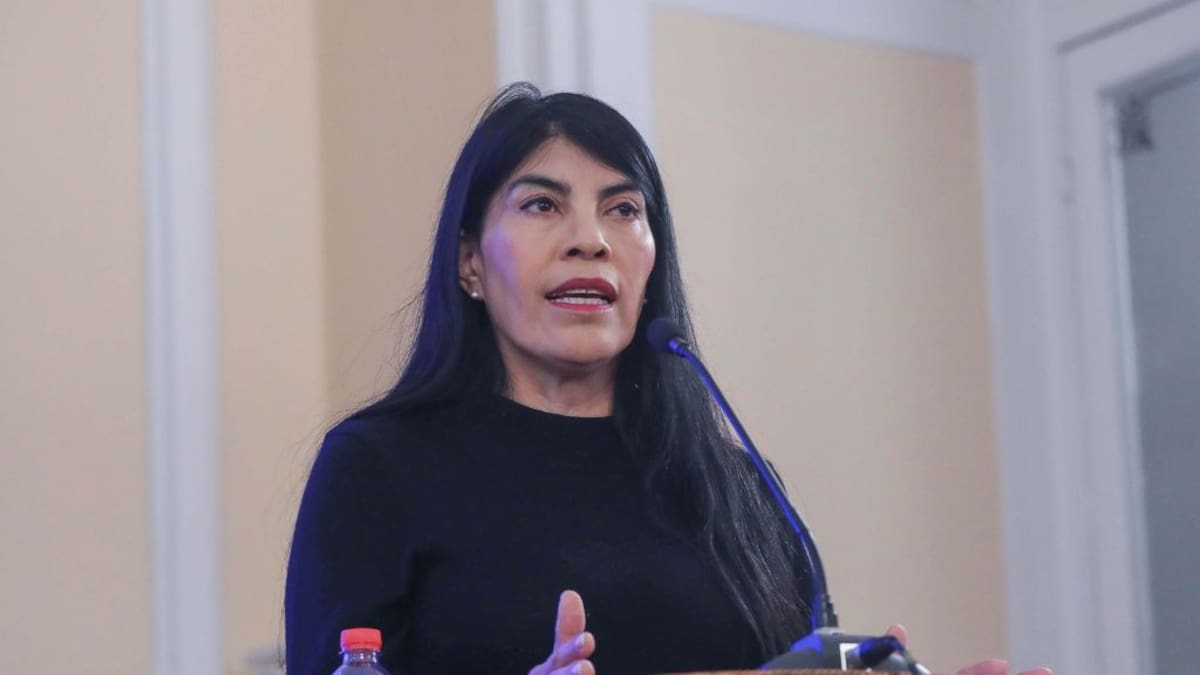 Ministerio de Ciencia mantiene suspensión de Becas Chile para magister y postdoctorados: acusan perjuicio de $92 mil millones