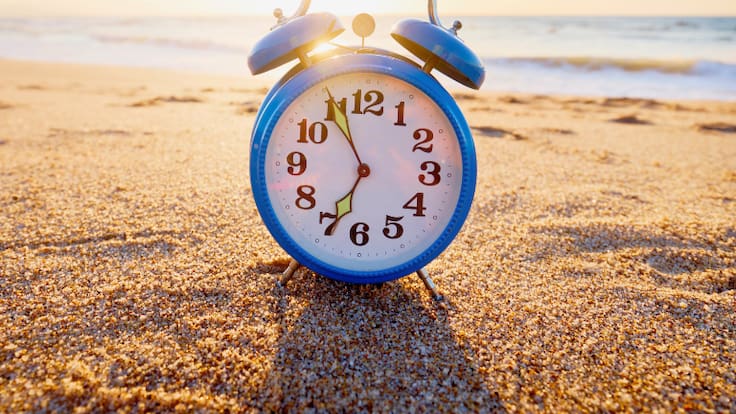 Se acerca el cambio de hora 2026 en Chile: esta es la fecha oficial en que comenzará a regir el horario de verano