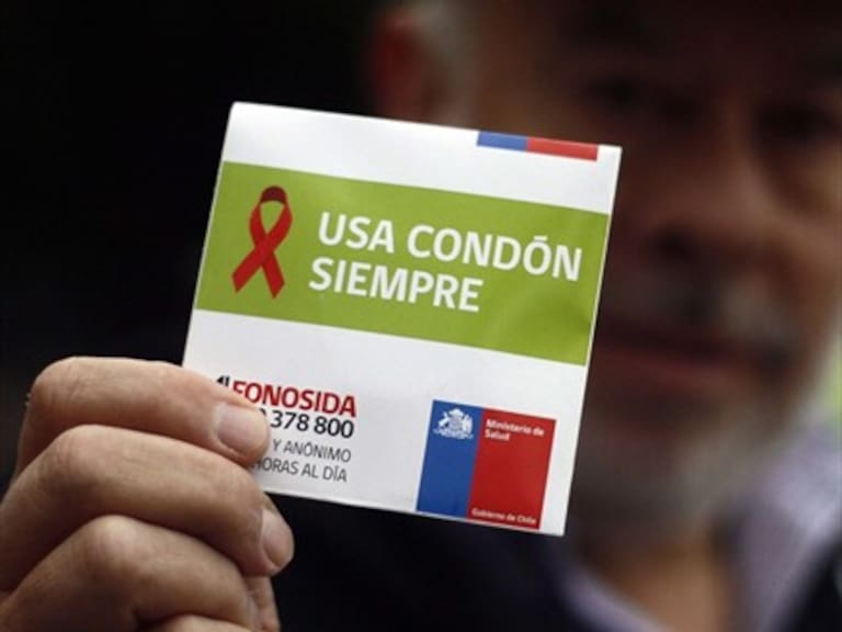 Advierten que el VIH sida está descontrolado en Chile: «Hay un brote epidémico»