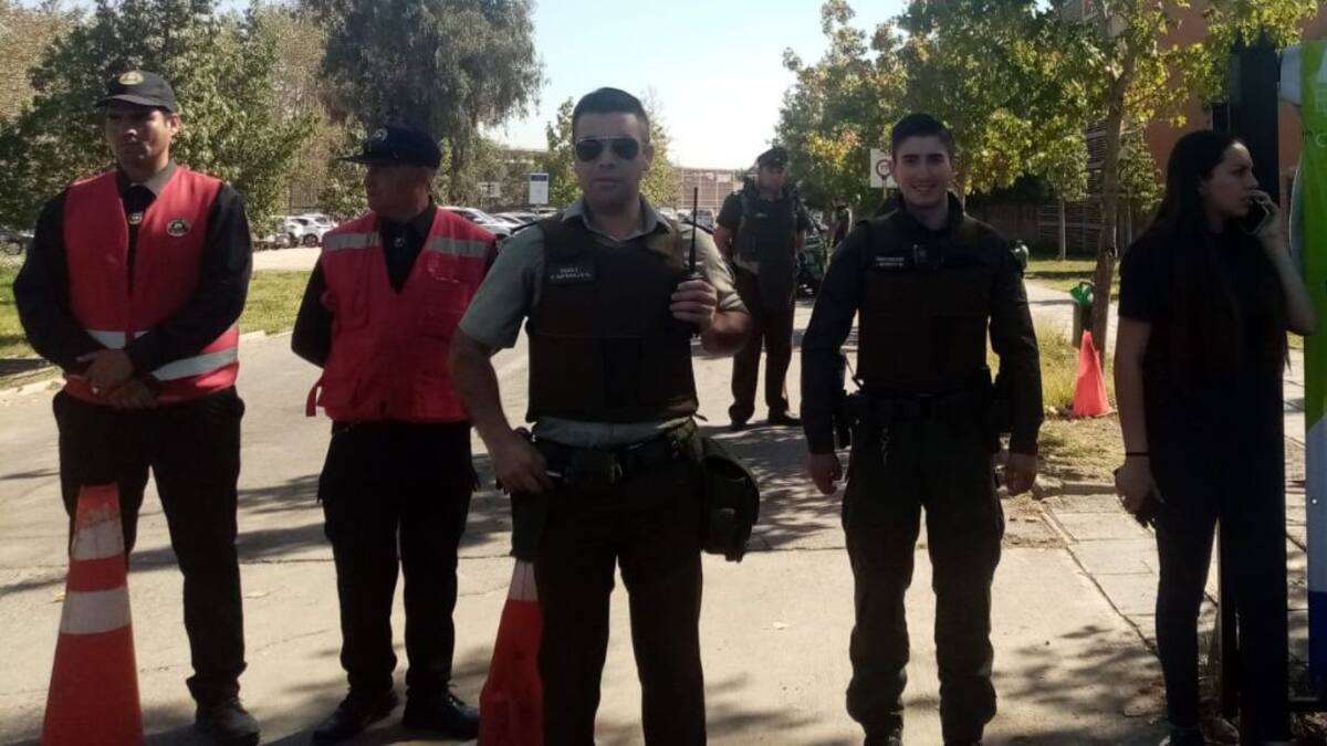 Riña en colegio de Puente Alto deja a un profesor herido con arma blanca y seis estudiantes lesionados