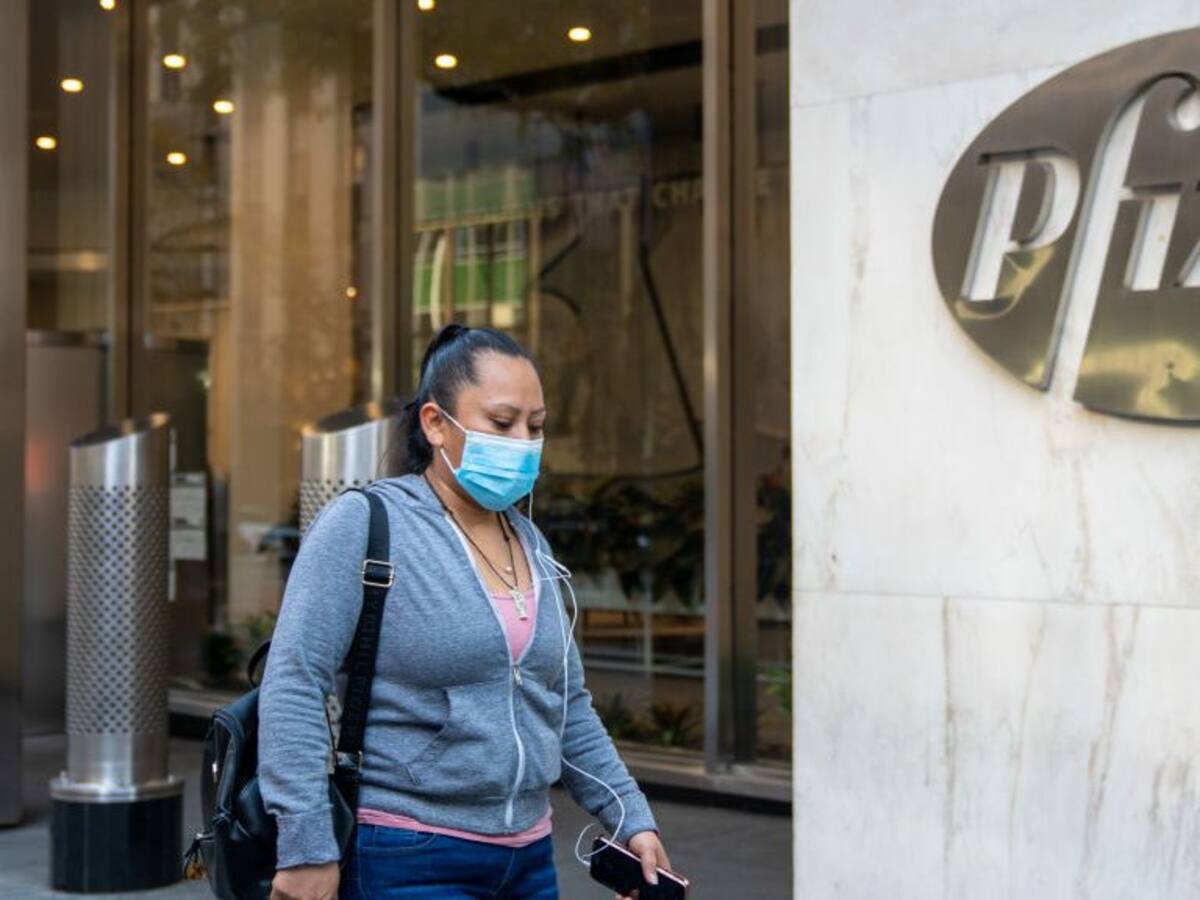 Pfizer entregó documentos al ISP para pedir autorización de uso de vacuna contra el Covid-19 en Chile