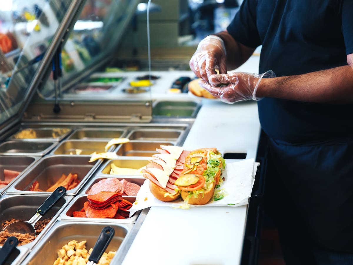 Famosa sandwichería estadounidense llega a Chile: ¿Dónde queda su primer local?