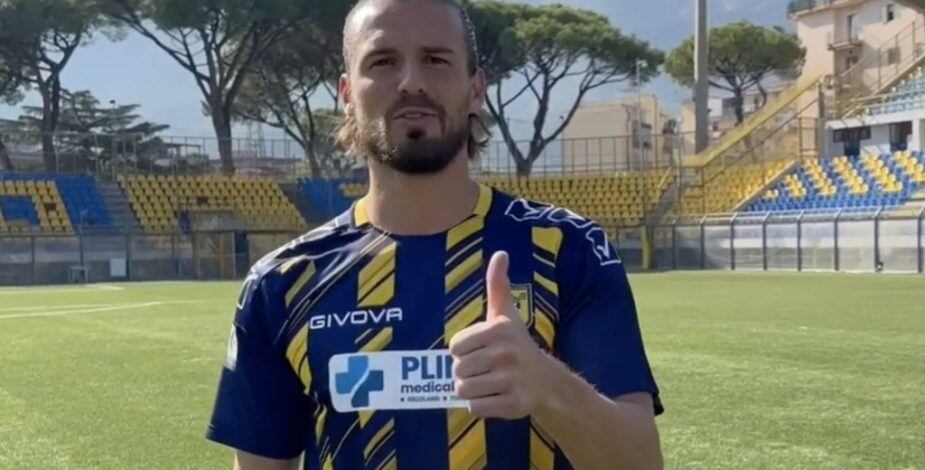 Igualó su cosecha en Colo Colo: Christian Santos se luce en Italia y anota en su primera titularidad con Juve Stabia