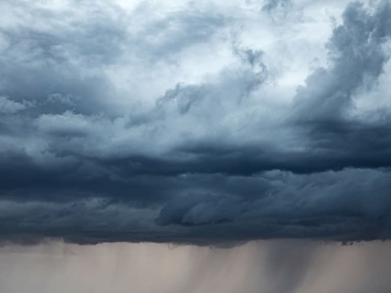 Anuncian nuevo río atmosférico para Chile: cuándo llueve y en qué regiones