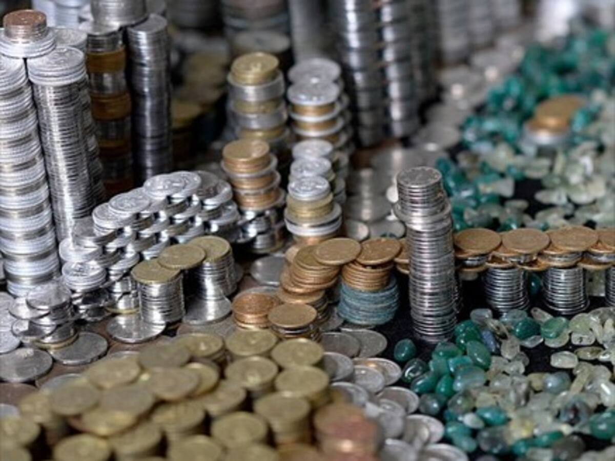 Chino fue a comprar un automóvil de lujo y pagó solo con monedas