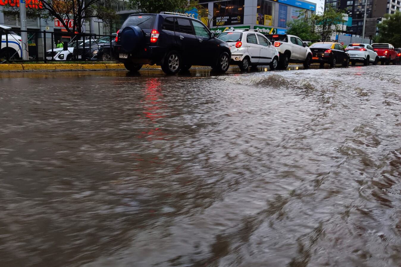 Fuertes lluvias afectan a la región metropolitana