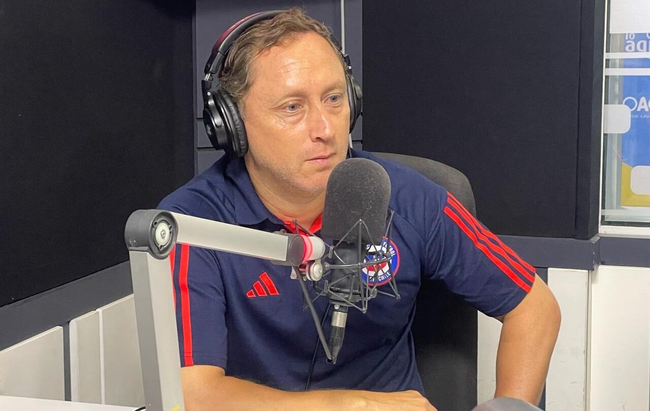 Luis Mena, entrenador de la Selección Chilena Femenina | ADN