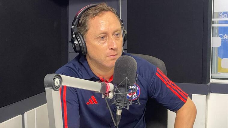 Luis Mena, entrenador de la Selección Chilena Femenina | ADN