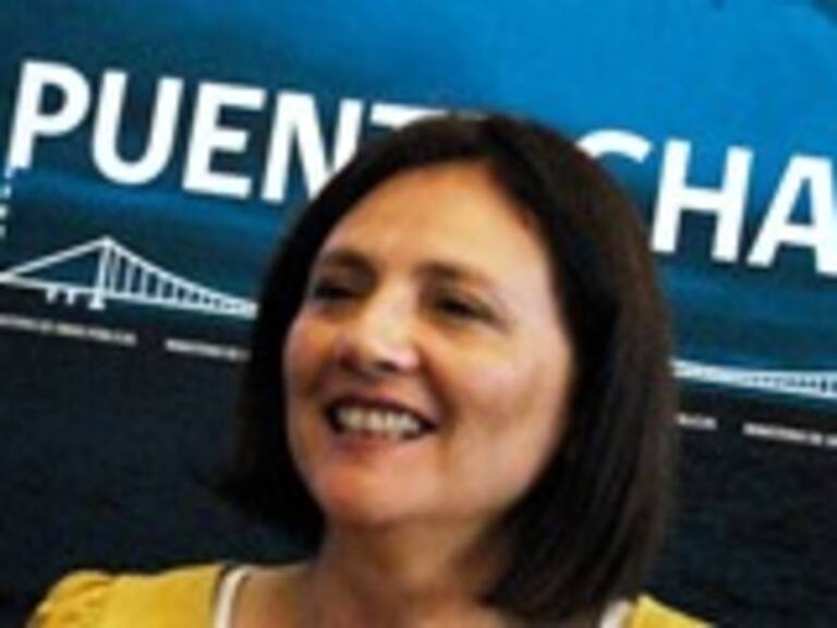 Ministra de Obras Públicas defendió proyecto de puente sobre el Chacao