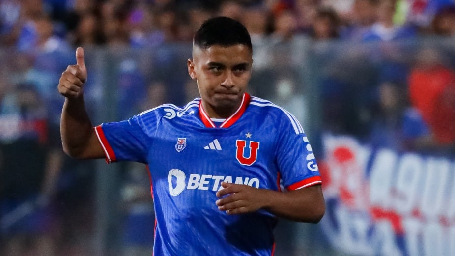 Nicolás Guerra observa a dos históricos delanteros de la U: "Los tomo como ejemplo, pero no trato de compararme con ellos"