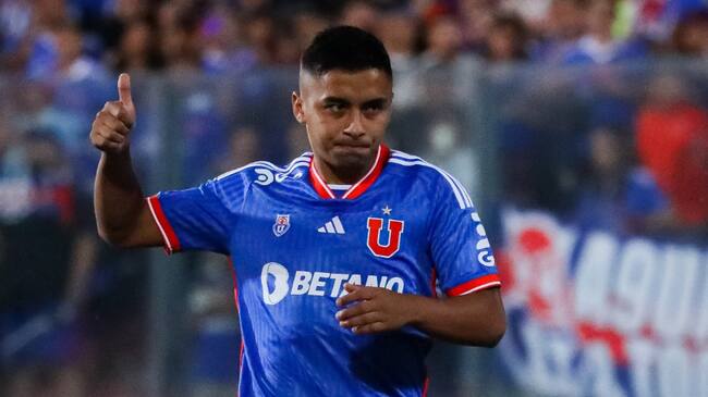 Nicolás Guerra observa a dos históricos delanteros de la U: "Los tomo como ejemplo, pero no trato de compararme con ellos"