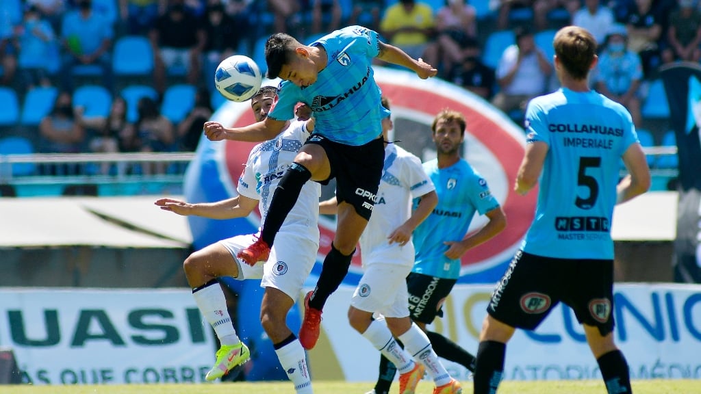 Programación fútbol chileno: ¿Qué partidos se juegan hoy, 15 de agosto, y quién transmite?