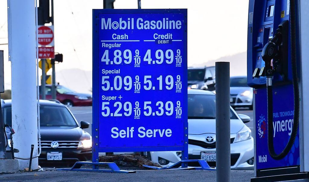 El precio de la gasolina sube a nivel mundial tras la crisis en Ucrania