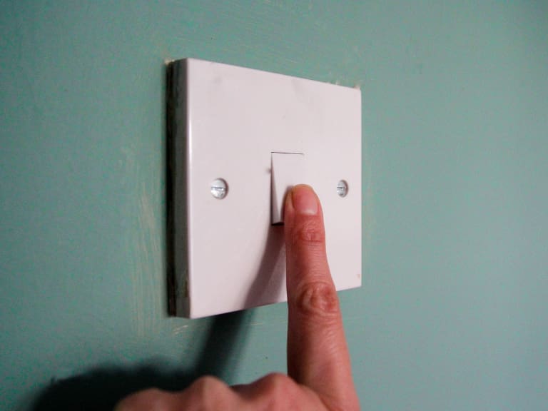 Corte de luz en Santiago este martes 19 de mayo: Enel confirma interrupciones en 12 comunas de la RM