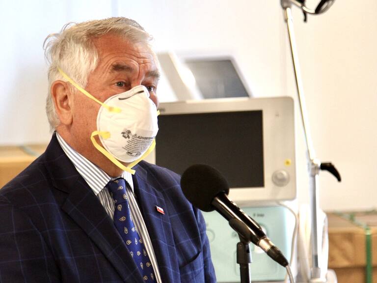 Ministro Paris informó que sumará a conteo de muertos por Covid-19 los casos probables