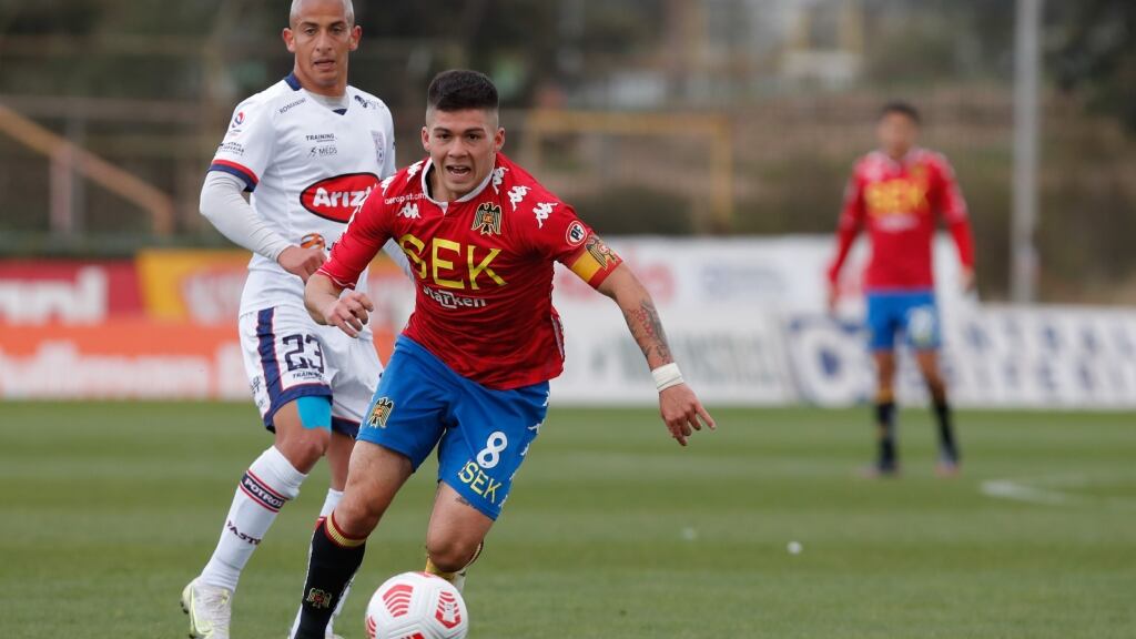 Unión Española se querella por estafa contra Felipe Méndez en su transferencia al CSKA Moscú