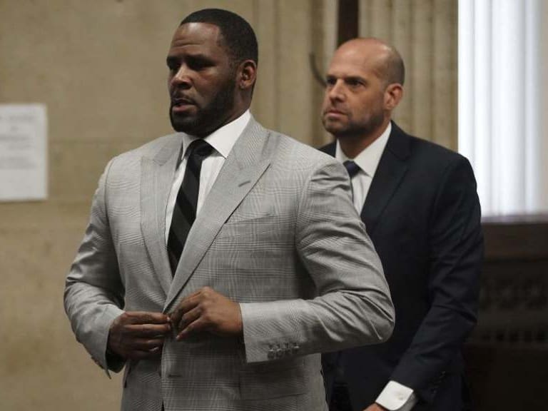 EE.UU: cantante R. Kelly es condenado a 20 años de cárcel por pornografía infantil