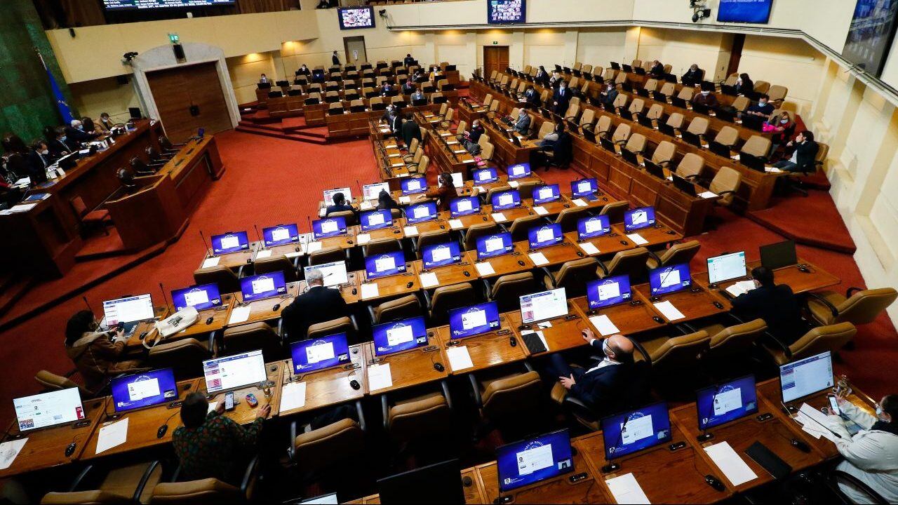 23 DE JUNIO DE 2020/VALPARAISOVista general de la sesion de la Camara de Diputados, en donde se discute el proyecto que extiende la esfera de protección al personal de las Fuerzas Armadas, que establece el Estatuto del Personal de las Fuerzas Armadas, frente a la denuncia por faltas a la probidad y otros delitos y consagra un procedimiento para ello.
FOTO: LEONARDO RUBILAR CHANDIA/AGENCIAUNO