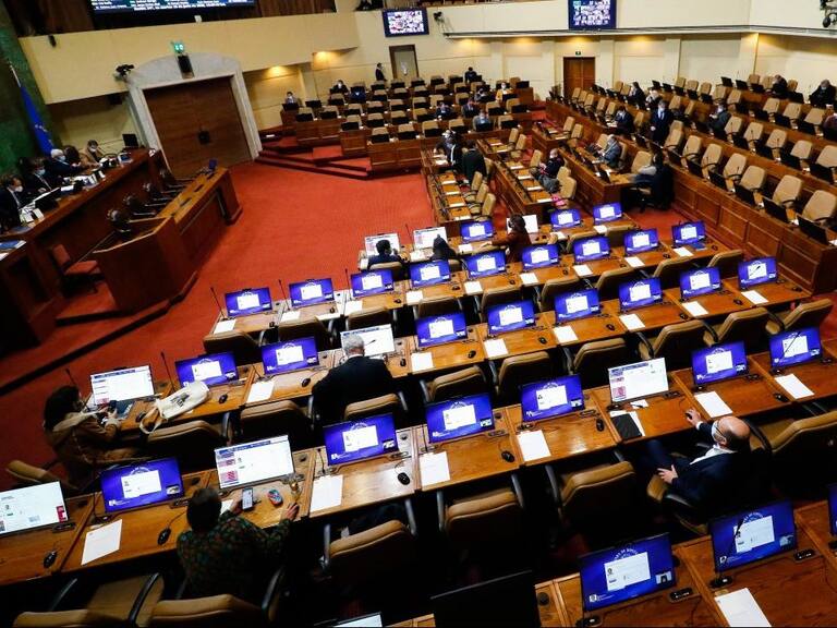 23 DE JUNIO DE 2020/VALPARAISOVista general de la sesion de la Camara de Diputados, en donde se discute el proyecto que extiende la esfera de protección al personal de las Fuerzas Armadas, que establece el Estatuto del Personal de las Fuerzas Armadas, frente a la denuncia por faltas a la probidad y otros delitos y consagra un procedimiento para ello.
FOTO: LEONARDO RUBILAR CHANDIA/AGENCIAUNO
