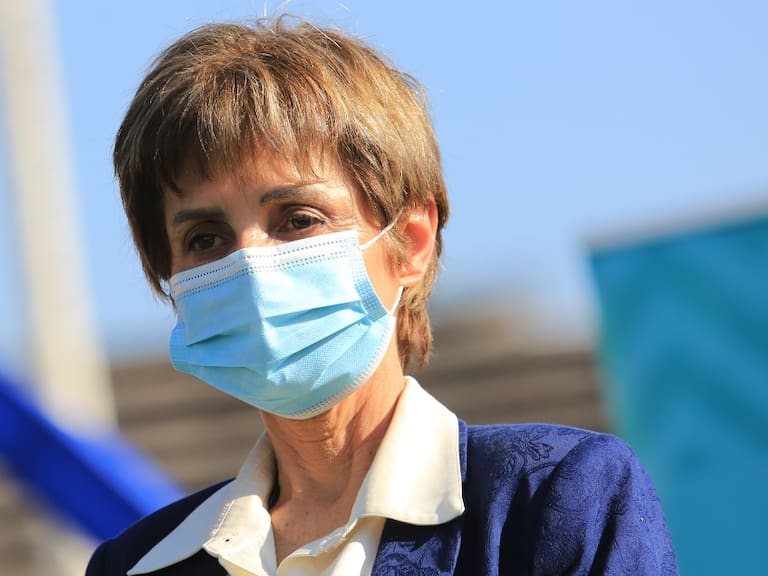 Paula Daza valora cambios en medidas sanitarias, pero advierte: «¿Qué vamos a hacer para potenciar la vacunación?»