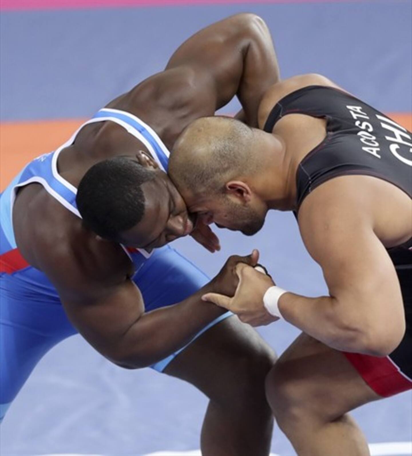 Luchador ganador del oro, Mijaín López, indicó que ve a Yasmani Acosta como  el mejor del mundo | ADN Radio