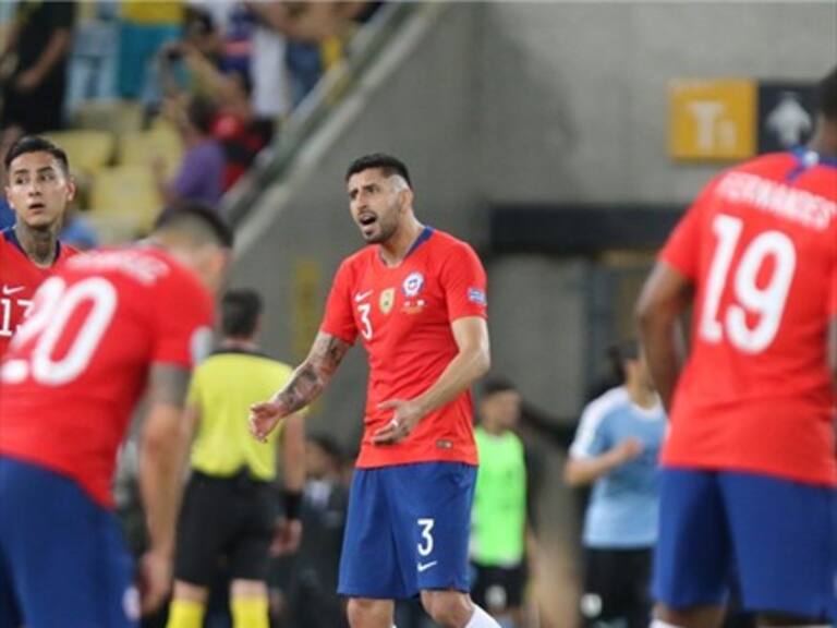Cavani le dio el triunfo a Uruguay sobre el final ante un Chile alternativo
