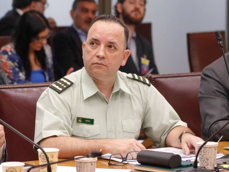 Renuncia director de Gendarmería que autorizó traslado irregular de su hermano en tiempo récord