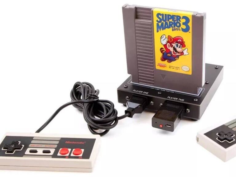 TinyNES: La consola réplica de Nintendo que funciona con juegos y accesorios originales