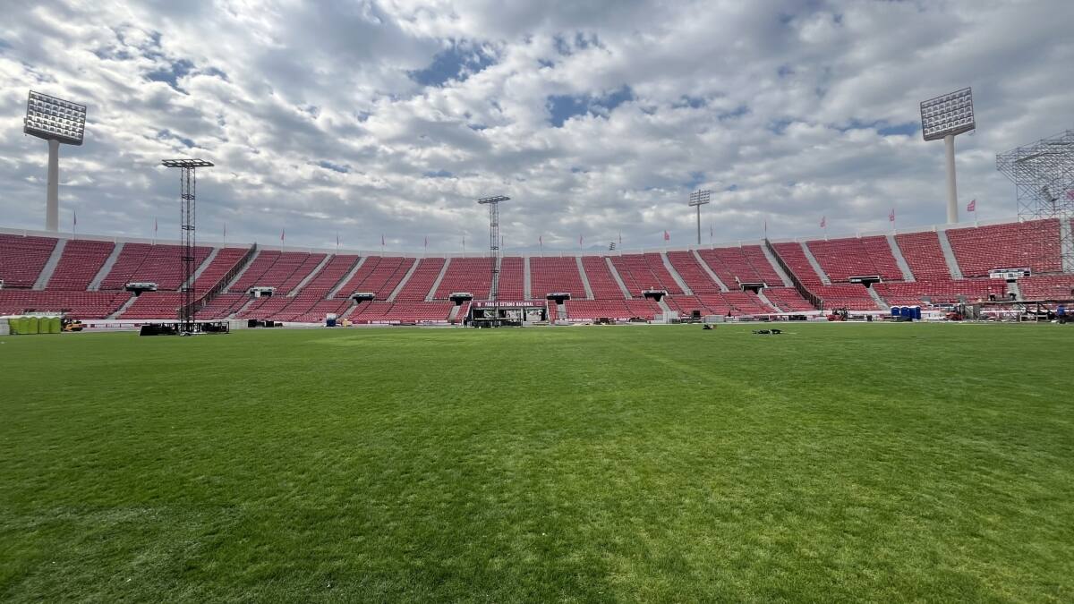 Tras concierto de Cris MJ: así quedó la cancha del Estadio Nacional de cara al Clásico Universitario