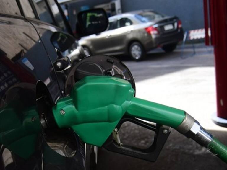 Combustibles bajan por quinta semana consecutiva
