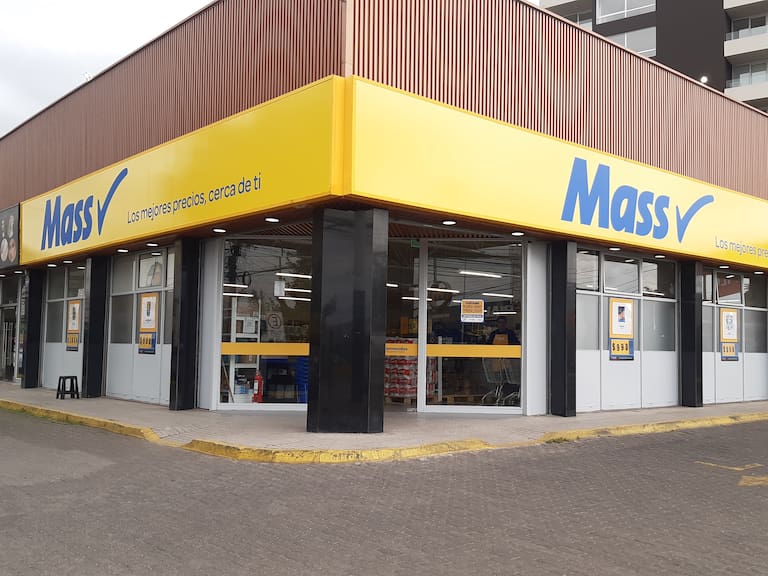 Mass, el supermercado peruano con precios bajos, acelera expansión en Chile: estas son las 21 tiendas en la RM