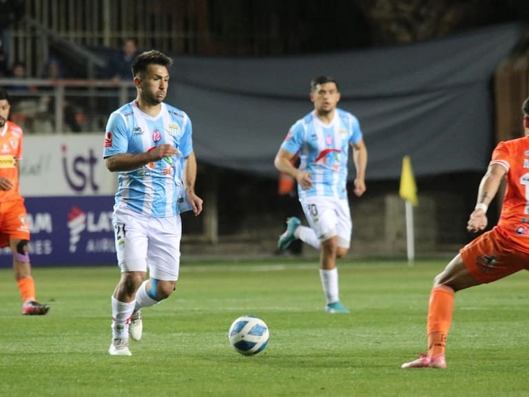 Cobreloa tumbó al líder Magallanes en Calama y sigue soñando con el ascenso a Primera División